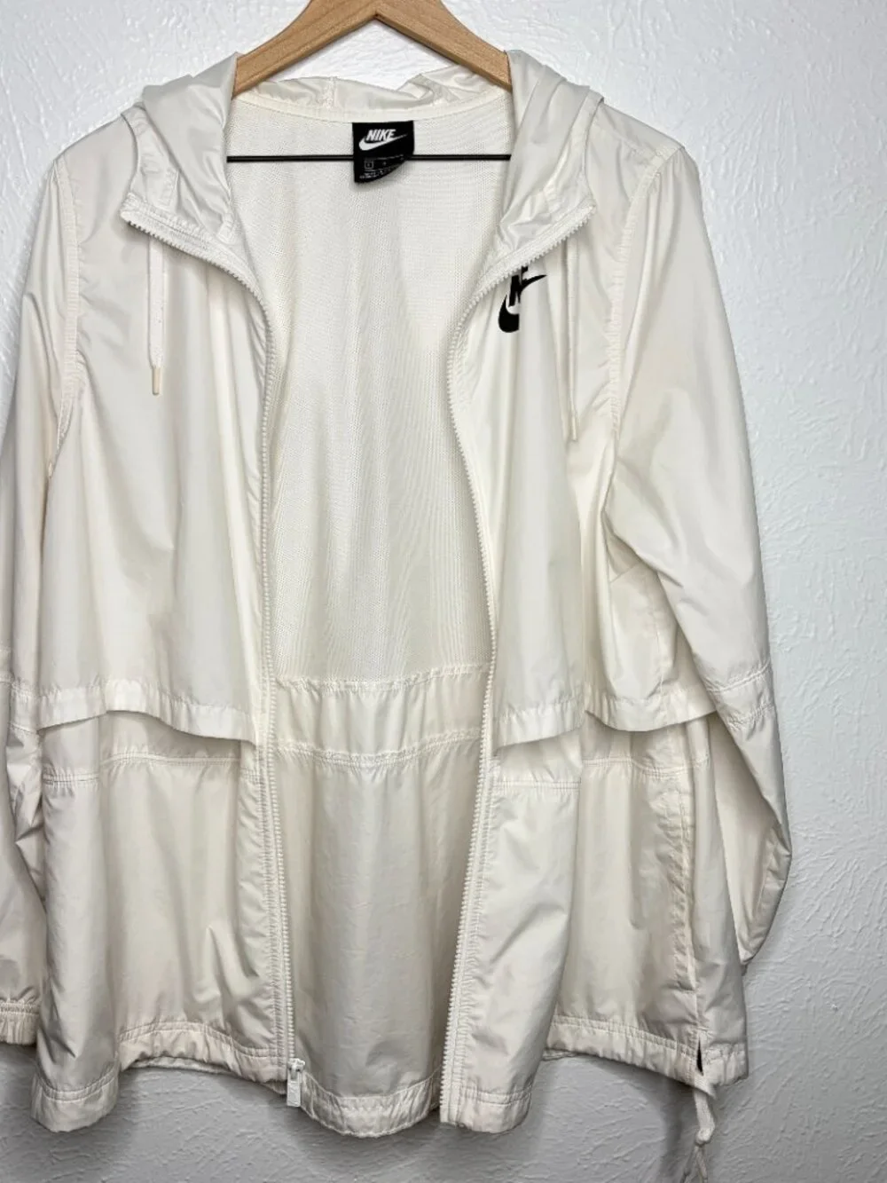 Nike White Women's White Essential Repel Woven Jacket Size L
